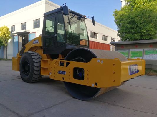 Çift Tamburlu Vibrasyonlu Yol Silindiri Ağır Hizmet Vibrasyonlu Silindirin Arkasında Yürümek
