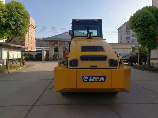Çift Tamburlu Vibrasyonlu Yol Silindiri Ağır Hizmet Vibrasyonlu Silindirin Arkasında Yürümek