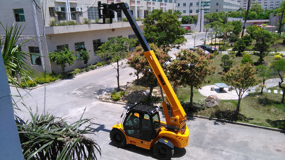 3T 4T Dizel Teleskopik Taşıyıcı Forklift Dört Tekerlekli Direksiyon 7m 14m Telehandler