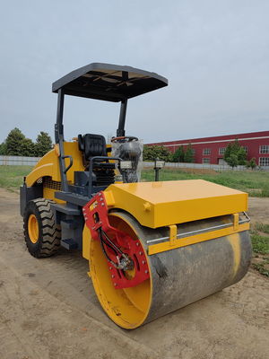 Tek çelik tek tekerlekli titreşimli rulo 4 ton 4.5 ton 5 ton yol inşaat makineleri mini kompaktör